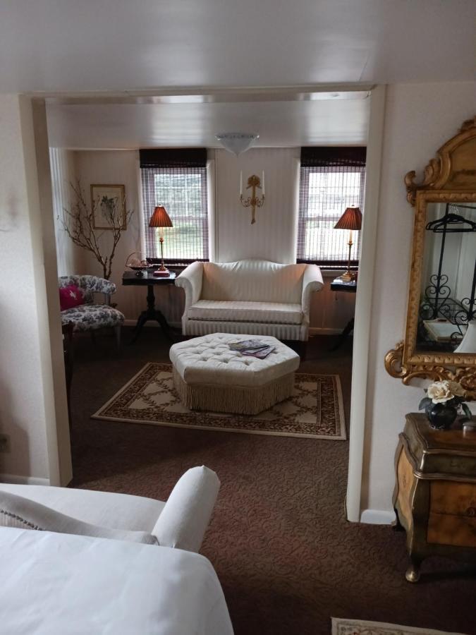 The Guest House At The Regina House Tea Room Moosic Eksteriør bilde